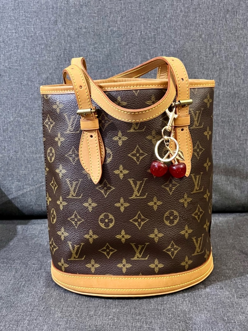 Louis Vuitton Petite Bucket Bag